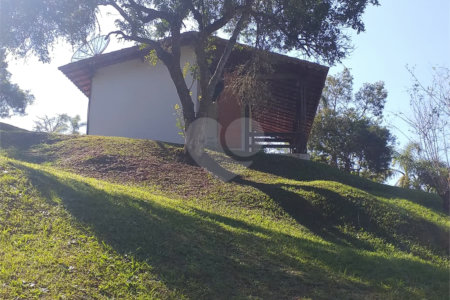 Sítio à venda com 4 quartos, sendo 1 suíte,  em Cruz das Almas, Biritiba-mirim, SP