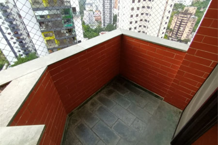 Apartamento à venda com 3 quartos, sendo 1 suíte, em Vila Andrade, São Paulo, SP