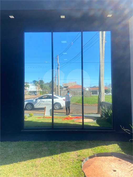 Casa à venda com 3 quartos, sendo 1 suíte, no condomínio Residencial Alto da Boa Vista, Araraquara - SP