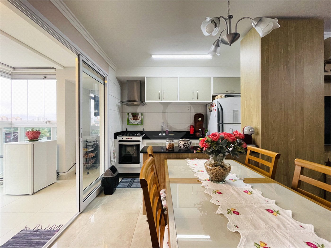 Apartamento à venda com 2 suítes em Vila Scarpelli, Santo André, SP