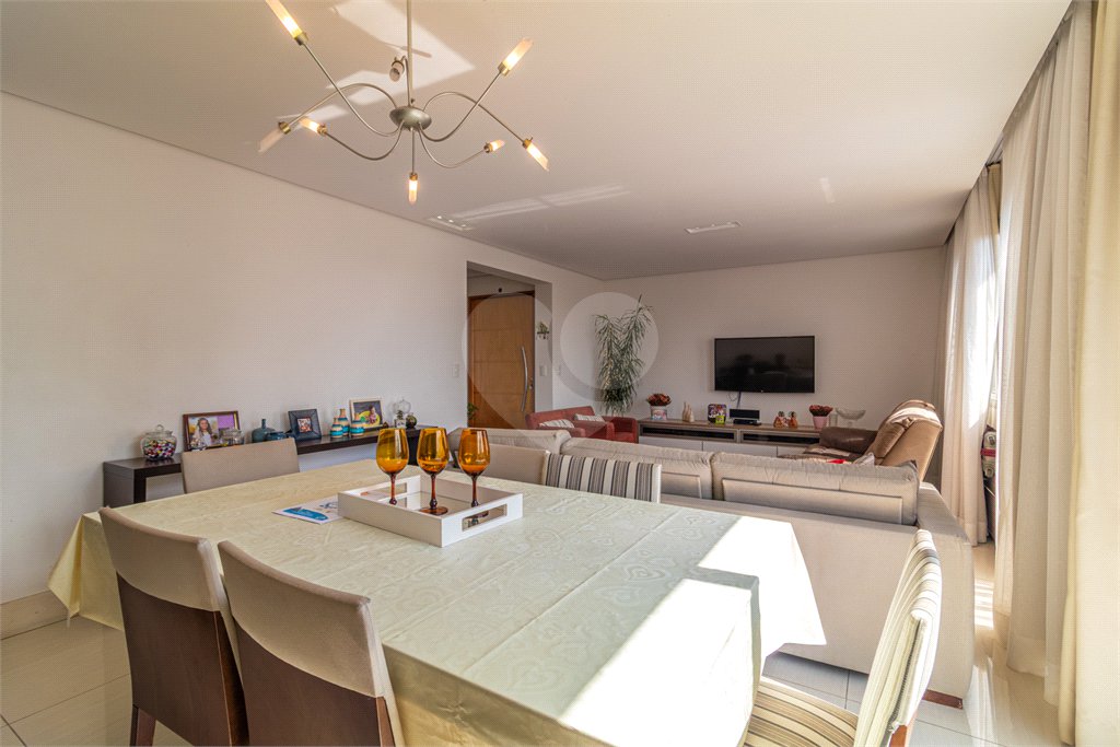 Apartamento à venda com 4 quartos, sendo 1 suíte, em Jardim Marajoara, São Paulo, SP