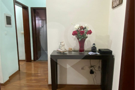 Casa à venda com 3 quartos, sendo 2 suítes, no condomínio Residencial Jardim Altos de Suzano, Suzano - SP