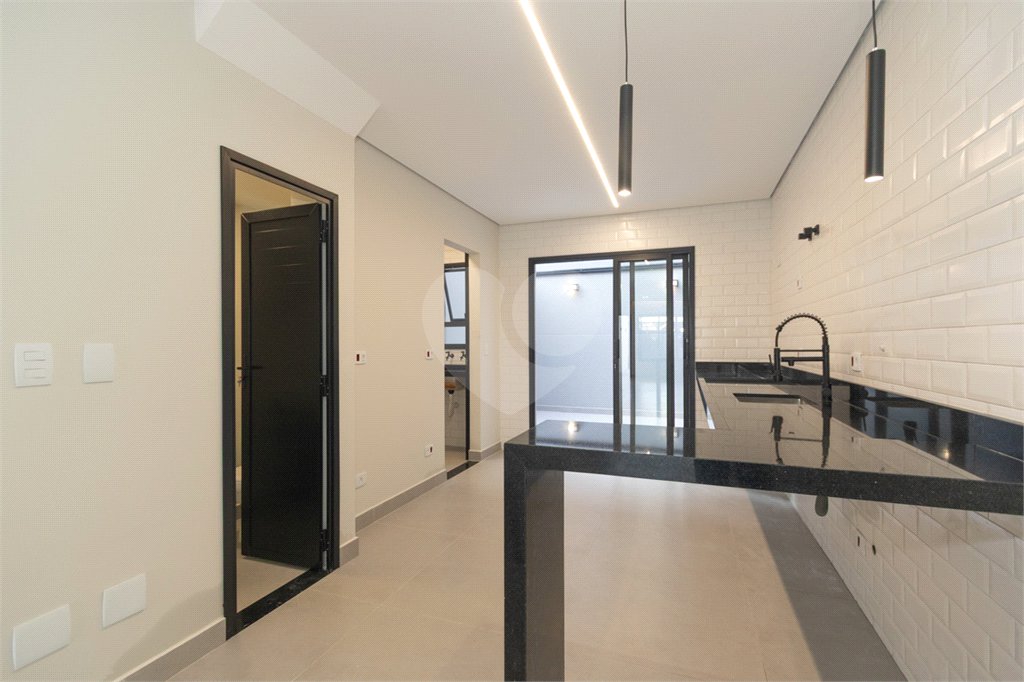 Sobrado à venda com 3 quartos, sendo 1 suíte, em Vila Gumercindo, São Paulo, SP