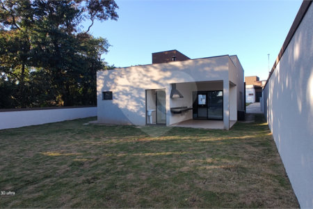 Casa à venda com 3 suítes no condomínio Reserva Ybyra, Atibaia - SP