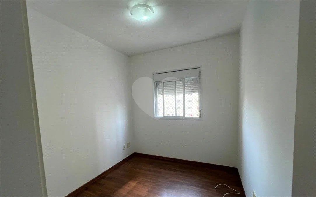 Excelente apartamento de 3 dormitórios, sendo uma Suíte e 2 vagas de garagem.