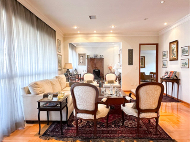 Apartamento à venda com 3 quartos, sendo 2 suítes,  em Morumbi, São Paulo, SP