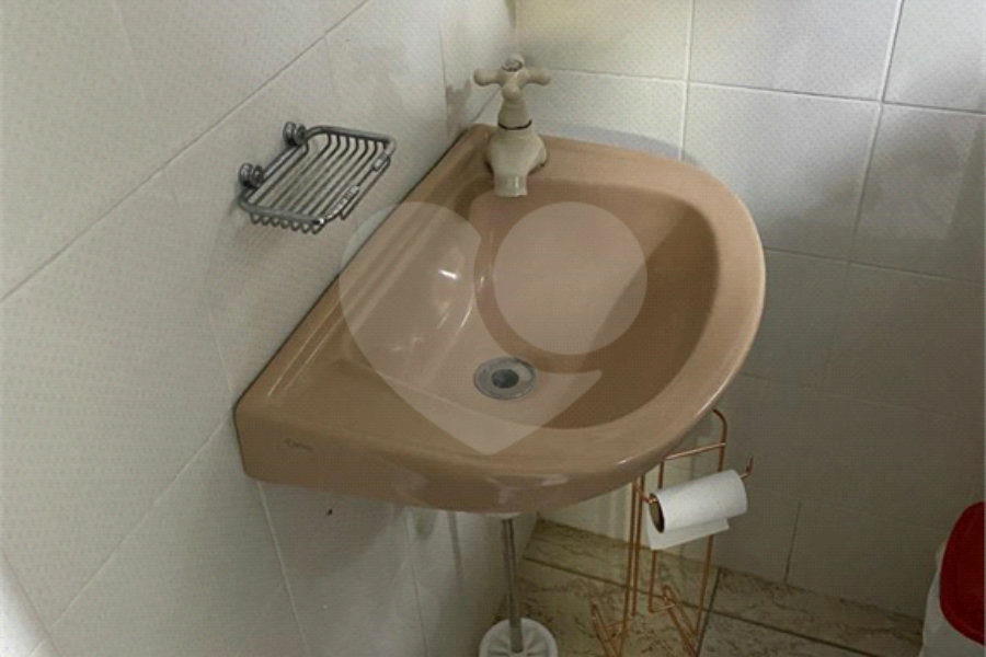 Sobrado à venda com 4 quartos, sendo 1 suíte, em Artur Alvim, São Paulo, SP