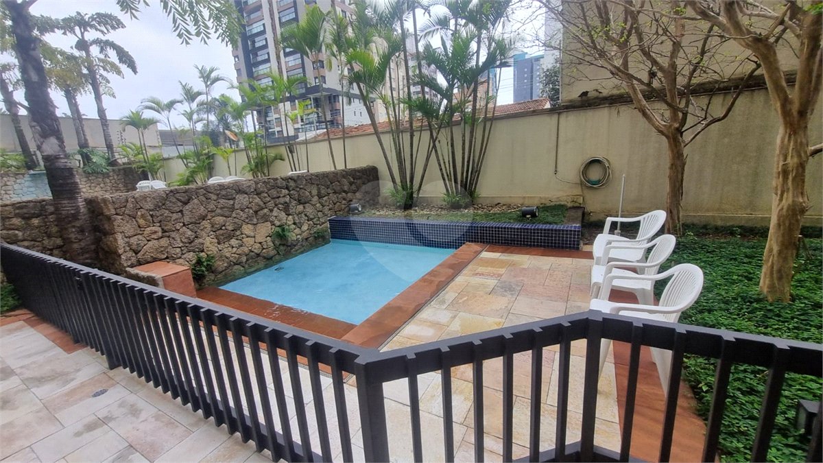 Apartamento à venda com 3 quartos, sendo 1 suíte,  em Indianópolis, São Paulo, SP