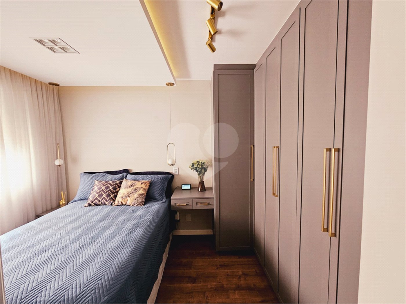 Apartamento à venda com 3 quartos, sendo 1 suíte,  em Brás, São Paulo, SP