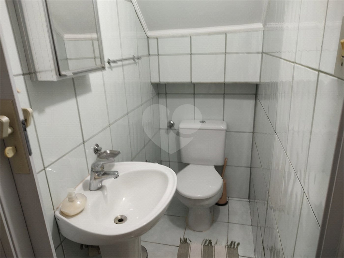 Casa à venda com 3 quartos, sendo 2 suítes, em Vila Nivi, São Paulo, SP