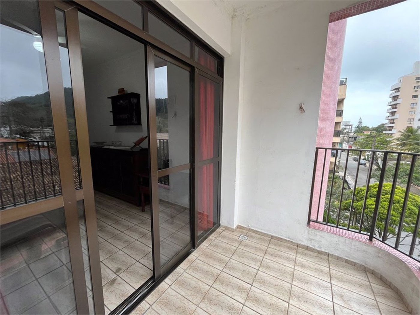 Apartamento Residencial à venda, Jardim Las Palmas, Guarujá - AP0190.