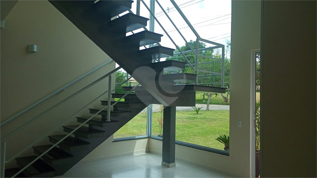 Casa à venda com 5 suítes no condomínio Village da Serra, Araçoiaba da Serra - SP