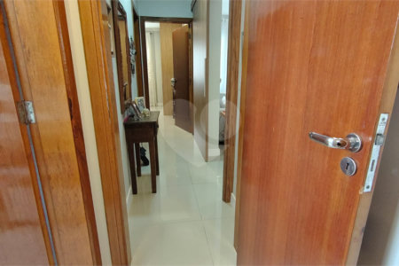 Apartamento à venda com 3 quartos, sendo 2 suítes, no Centro, Peruíbe, SP