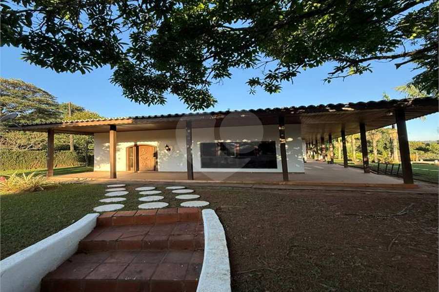 Casa à venda com 6 quartos, sendo 2 suítes, no condomínio Alpes de Mairiporã, Mairiporã - SP