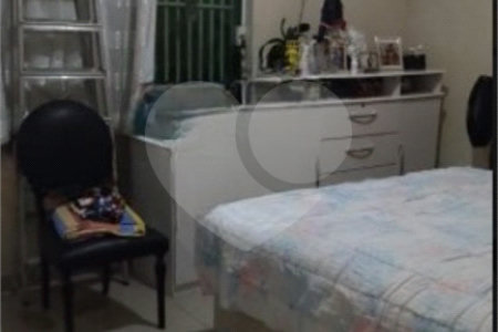 Casa à venda com 5 quartos, sendo 1 suíte,  em Parque do Colégio, Suzano, SP