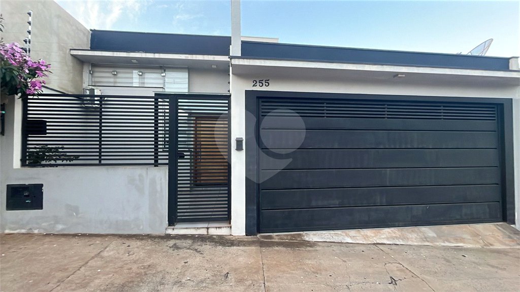 Casa à venda com 3 quartos, sendo 1 suíte, em Vila Nastri, Itapetininga, SP