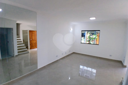 Casa à venda com 3 quartos, sendo 1 suíte, no condomínio Res Saint Honoré, São Paulo - SP