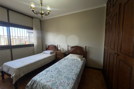 Apartamento à venda com 3 quartos, sendo 1 suíte, no Centro, Ribeirão Preto, SP