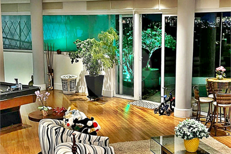 Casa à venda com 4 suítes no condomínio Residencial Jd. Ibiratiba, São Paulo - SP