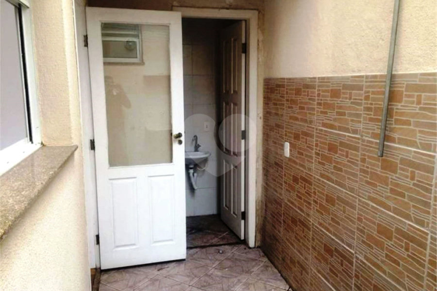 Casa à venda com 3 quartos, sendo 1 suíte, no condomínio Vila das Macieiras, São Paulo - SP