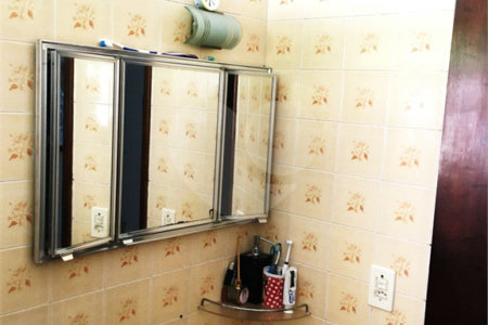 Sobrado à venda com 4 quartos, sendo 1 suíte,  em Vila Gomes, São Paulo, SP