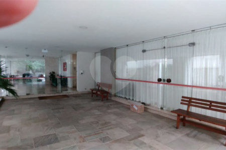 Apartamento à venda com 3 quartos, sendo 1 suíte,  em Cerqueira César, São Paulo, SP