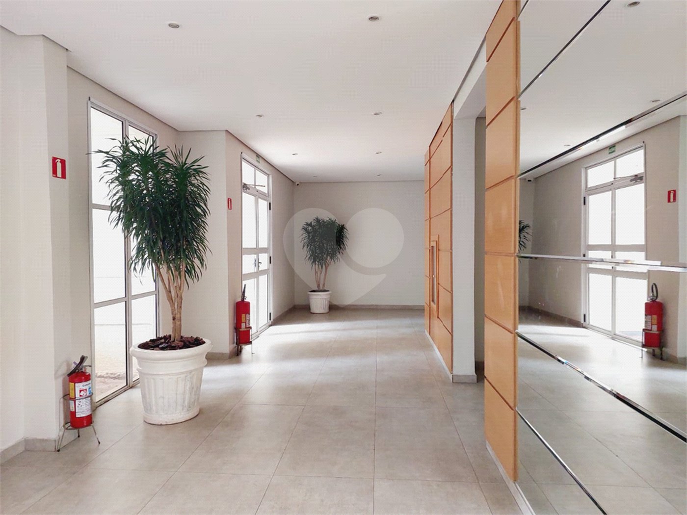 Apartamento à venda ou para alugar com 2 quartos em Vila Anastácio, São Paulo, SP