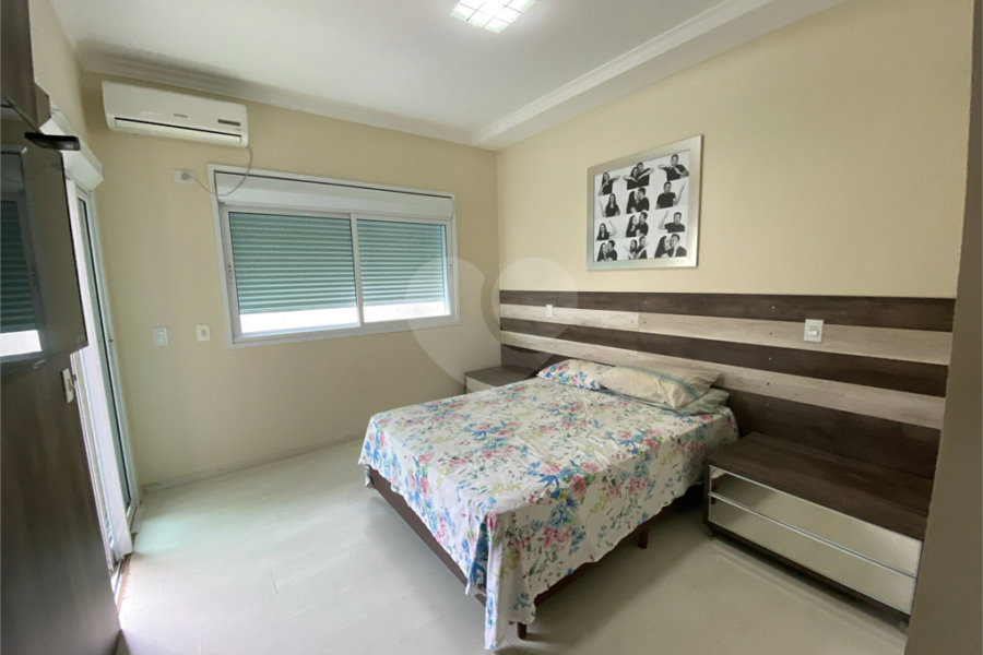 Sobrado à venda com 3 quartos, sendo 1 suíte,  em Jardim Vila Galvão, Guarulhos, SP