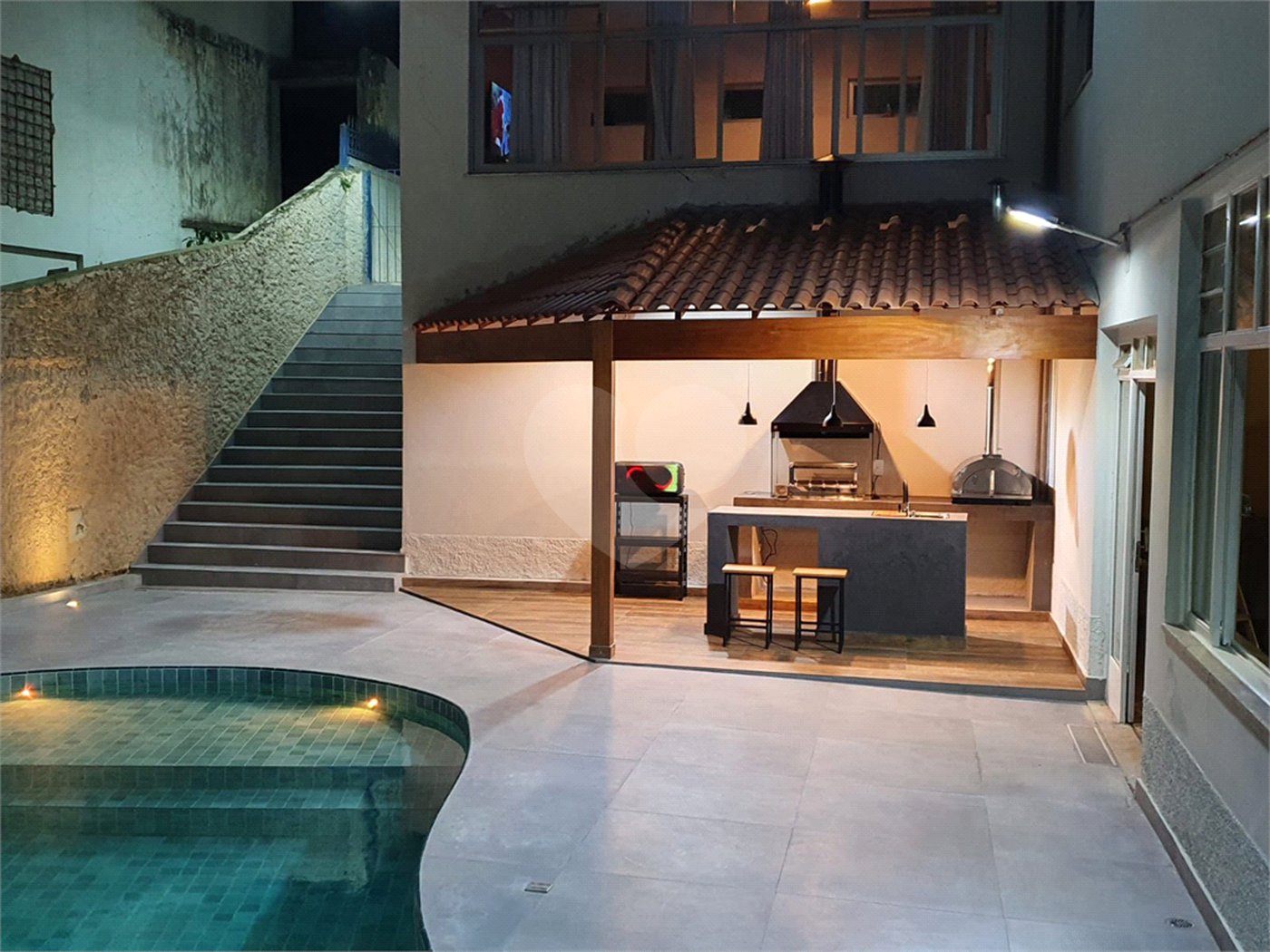 Casa à venda com 4 quartos, sendo 3 suítes, em Jardim Prudência, São Paulo, SP