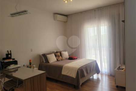 Casa à venda com 3 suítes no condomínio Village Saint Charbel, Araçoiaba da Serra - SP
