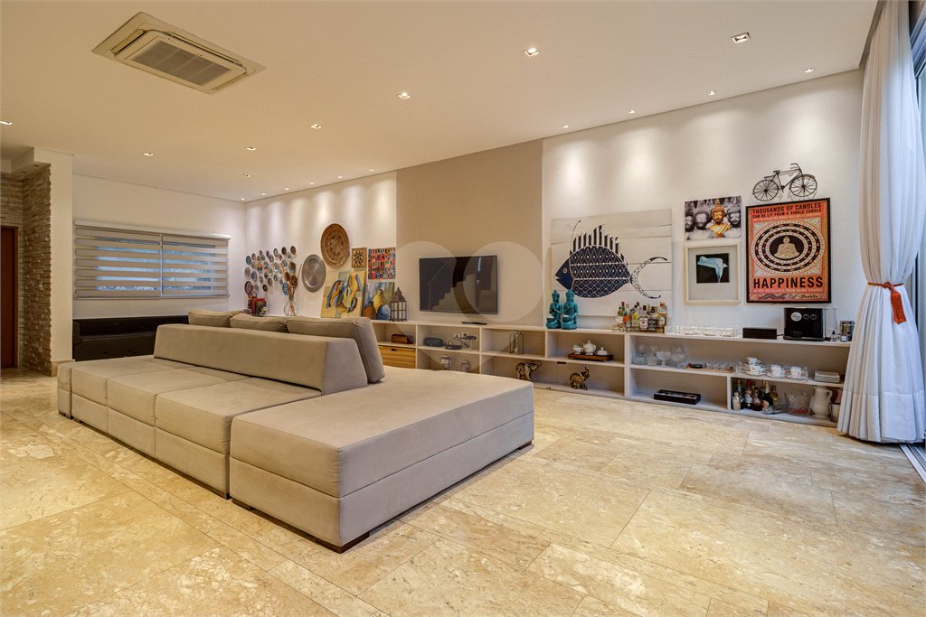 Casa à venda com 4 suítes no condomínio Ville de France, São Paulo - SP
