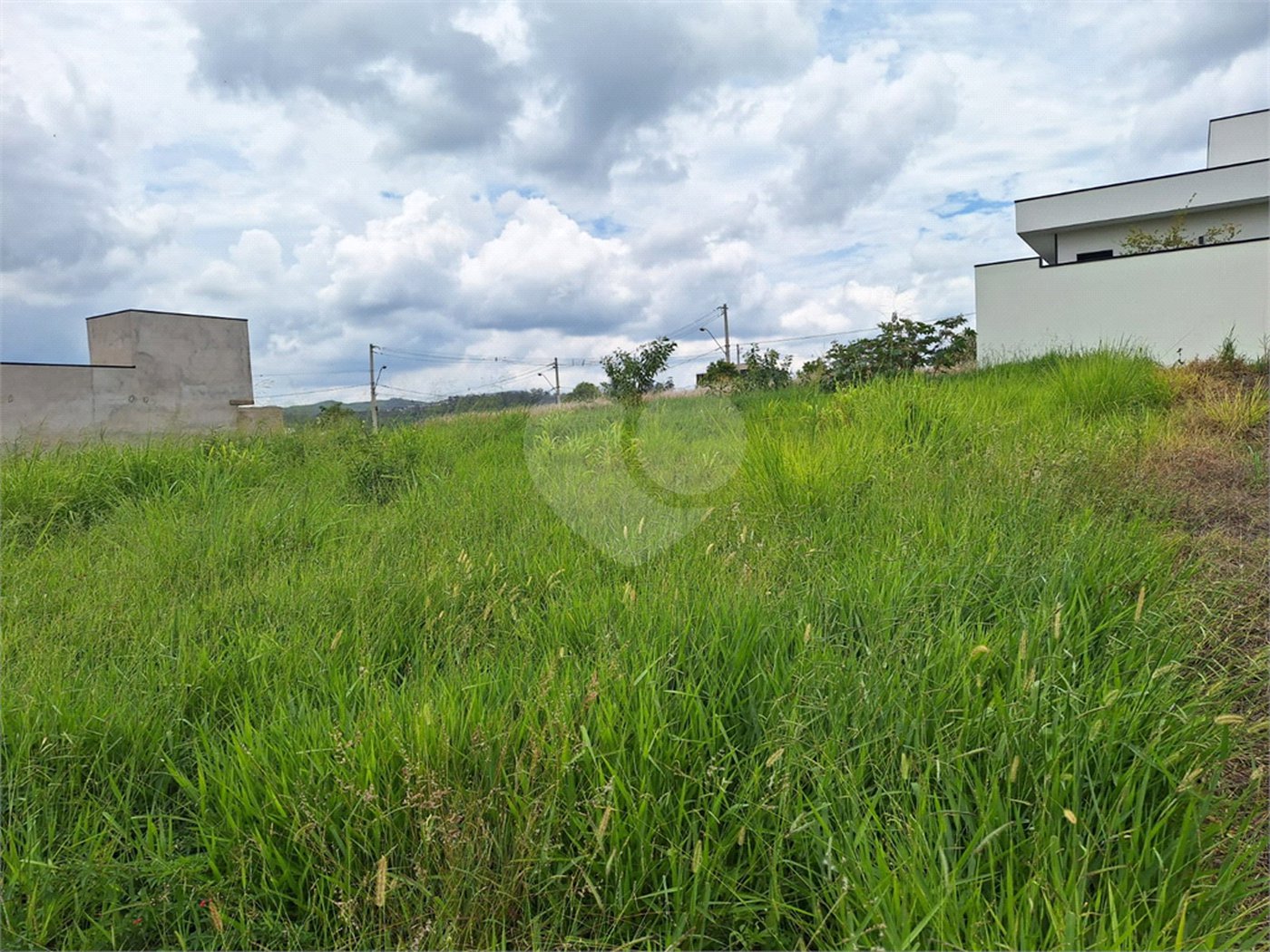 Terreno à venda com 1 suíte em Pinheirinho, Vinhedo, SP