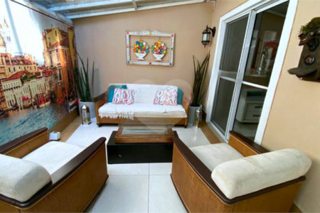 Casa à venda com 4 quartos, sendo 2 suítes, no condomínio Sunríse, São Paulo - SP