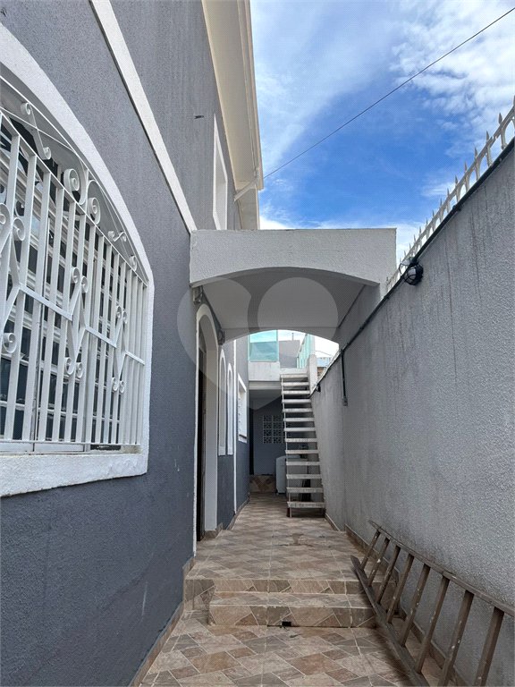 Sobrado à venda com 3 quartos em Vila Laís, São Paulo, SP