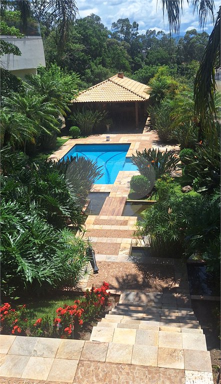 Casa à venda com 4 suítes no condomínio Osato, Atibaia - SP