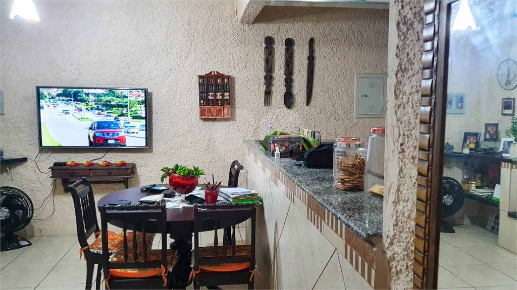 Apartamento à venda com 2 quartos em Guilhermina, Praia Grande, SP
