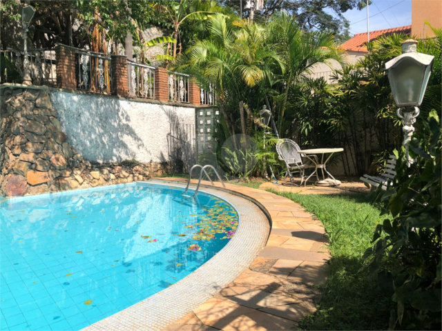 Sobrado à venda com 5 quartos, sendo 1 suíte,  em Jardim São Bento, São Paulo, SP