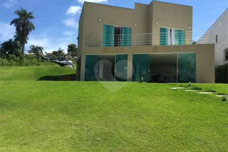 Condomínio à venda com 6 quartos, sendo 5 suítes, no Centro, Capitólio, MG