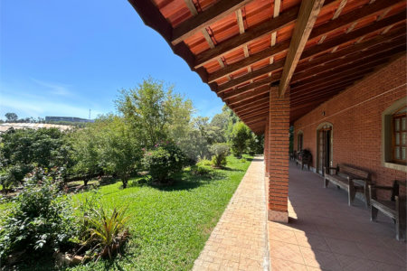 Casa Térrea à venda com 4 quartos, sendo 2 suítes, em Alpes D'Ouro, Bom Jesus dos Perdões, SP