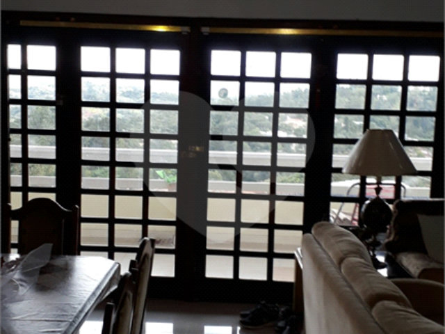 Casa à venda com 3 suítes no condomínio Gleba II, Mairiporã - SP