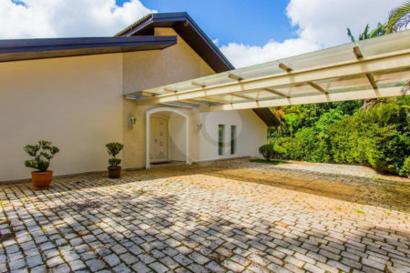 Casa para alugar com 4 suítes no condomínio Chácara Flora, São Paulo - SP