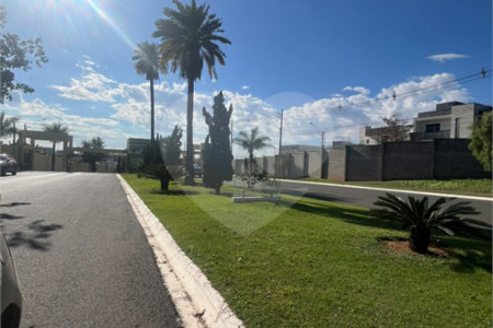 Casa à venda ou para alugar com 2 quartos, sendo 4 suítes, no condomínio Residencial Jardim Bréscia, Indaiatuba - SP