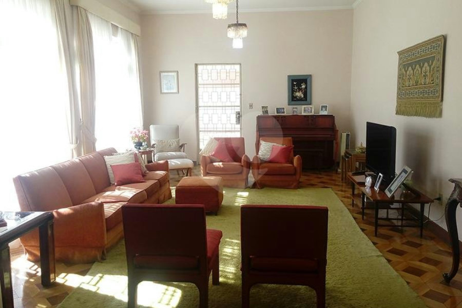 Casa à venda com 5 quartos, sendo 2 suítes, em Santana, São Paulo, SP