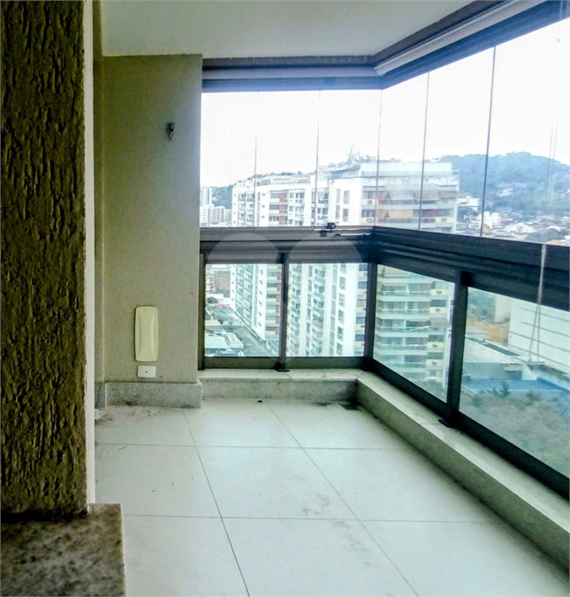 Apartamento para alugar com 3 quartos, sendo 1 suíte, em Rio Comprido, Rio de Janeiro, RJ