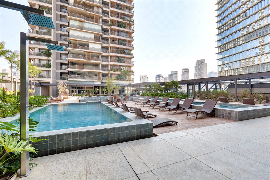 Apartamento à venda com 3 suítes em Brooklin, São Paulo, SP