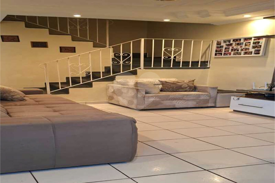 Sobrado à venda com 2 quartos, sendo 1 suíte, em Vila Nova Cachoeirinha, São Paulo, SP