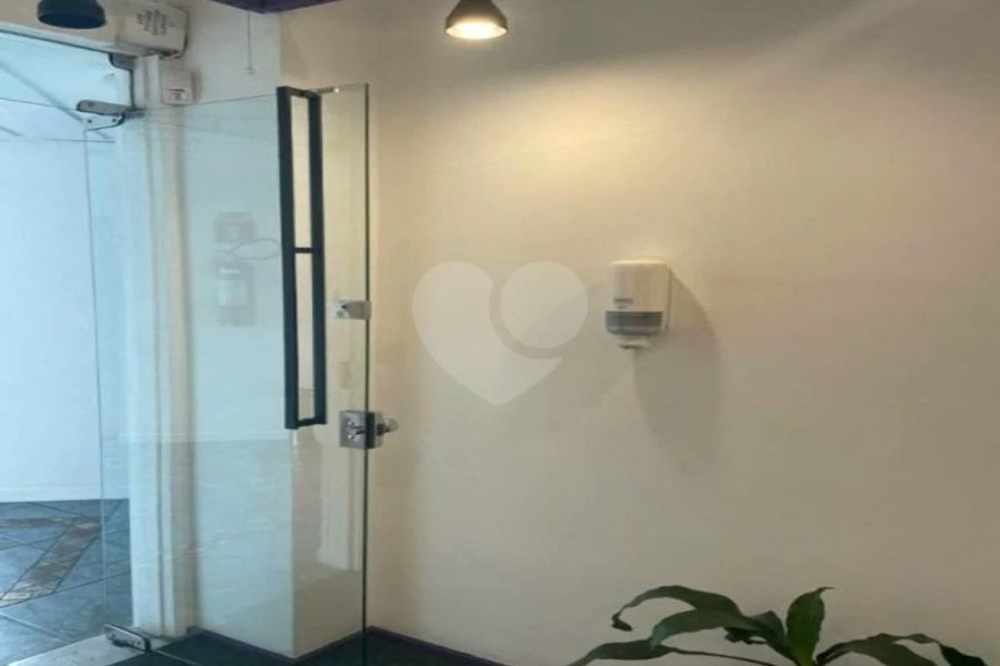 Sala comercial na Berrini, venha conhecer.