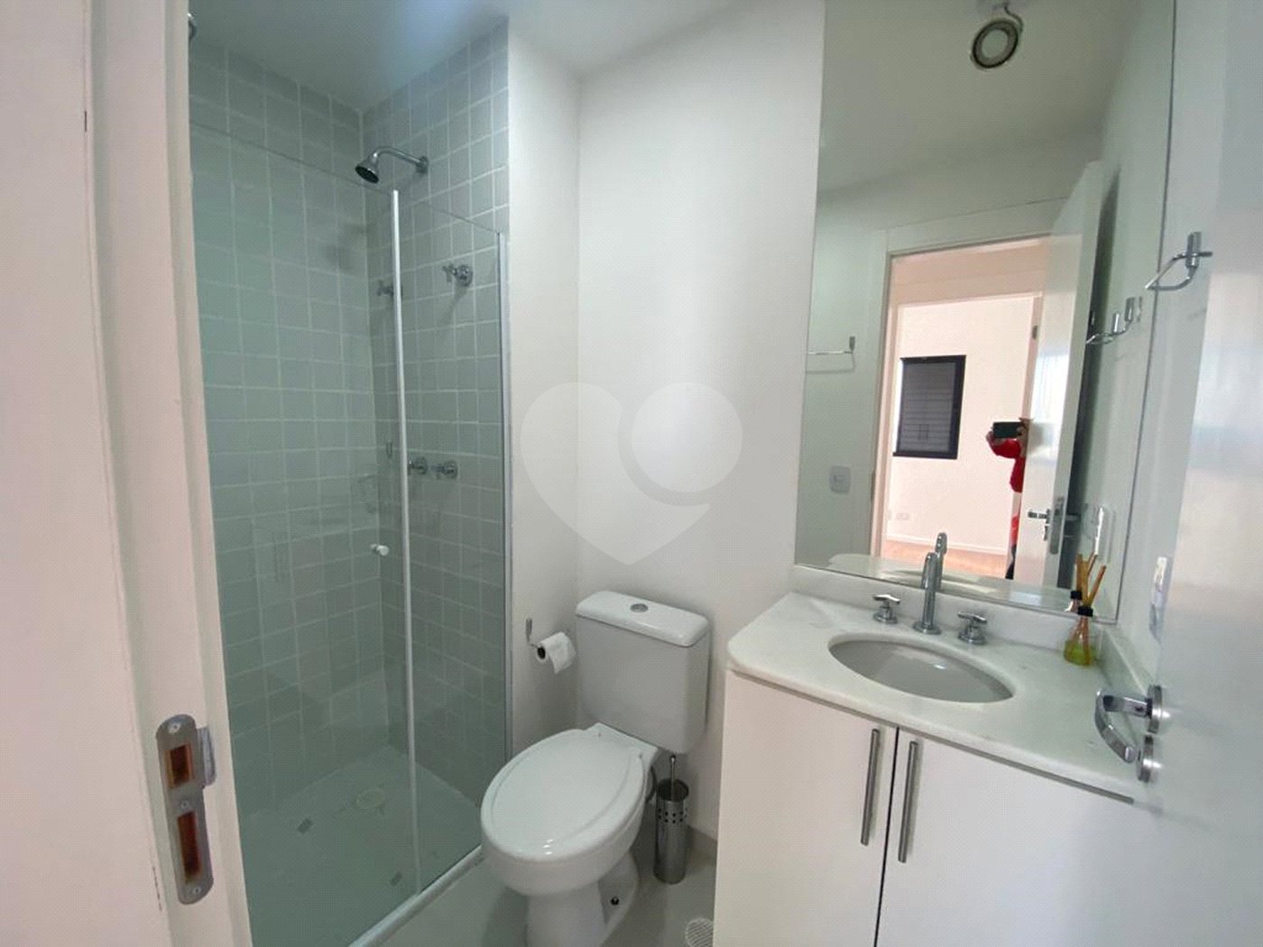 Apartamento à venda ou para alugar com 2 quartos, sendo 1 suíte, em Condomínio Granja Viana Ii, Cotia, SP