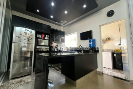 Casa à venda com 3 suítes no condomínio Portal dos Pinheiros, Itapetininga - SP