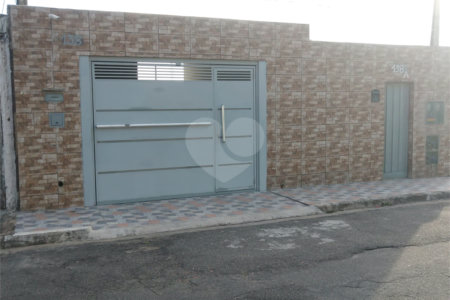 Casa Térrea à venda com 2 suítes em Jardim São Francisco, Mogi das Cruzes, SP